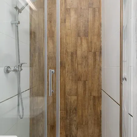 Apartamento Bright For 4 Guests 1,6km Silesian Stadium By Renters *