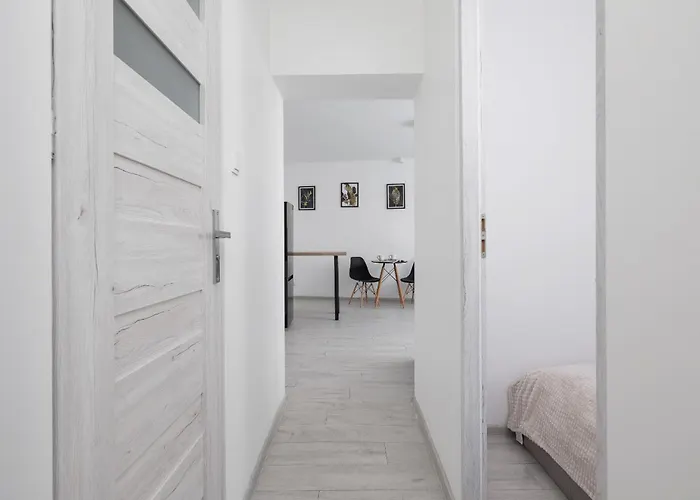 Appartement Bright For 4 Guests 1,6km Silesian Stadium By Renters *